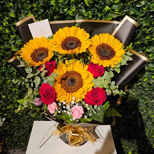 Arreglo de Girasoles y Rosas
