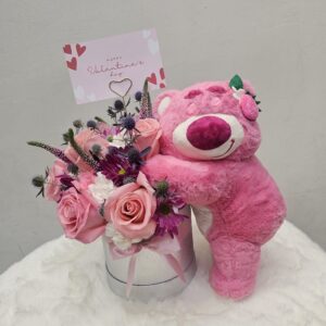 Box de mix de rosas rosadas con peluche Lotso