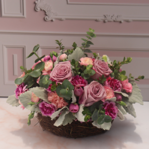 Canasta de mix de flores moradas - rosas lila