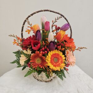Cesto de Tulipanes y Gerberas