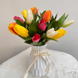 Jarrón de 12 tulipanes